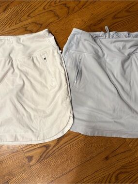 ATHLETA Women’s golf tennis skort- White and Light Gray